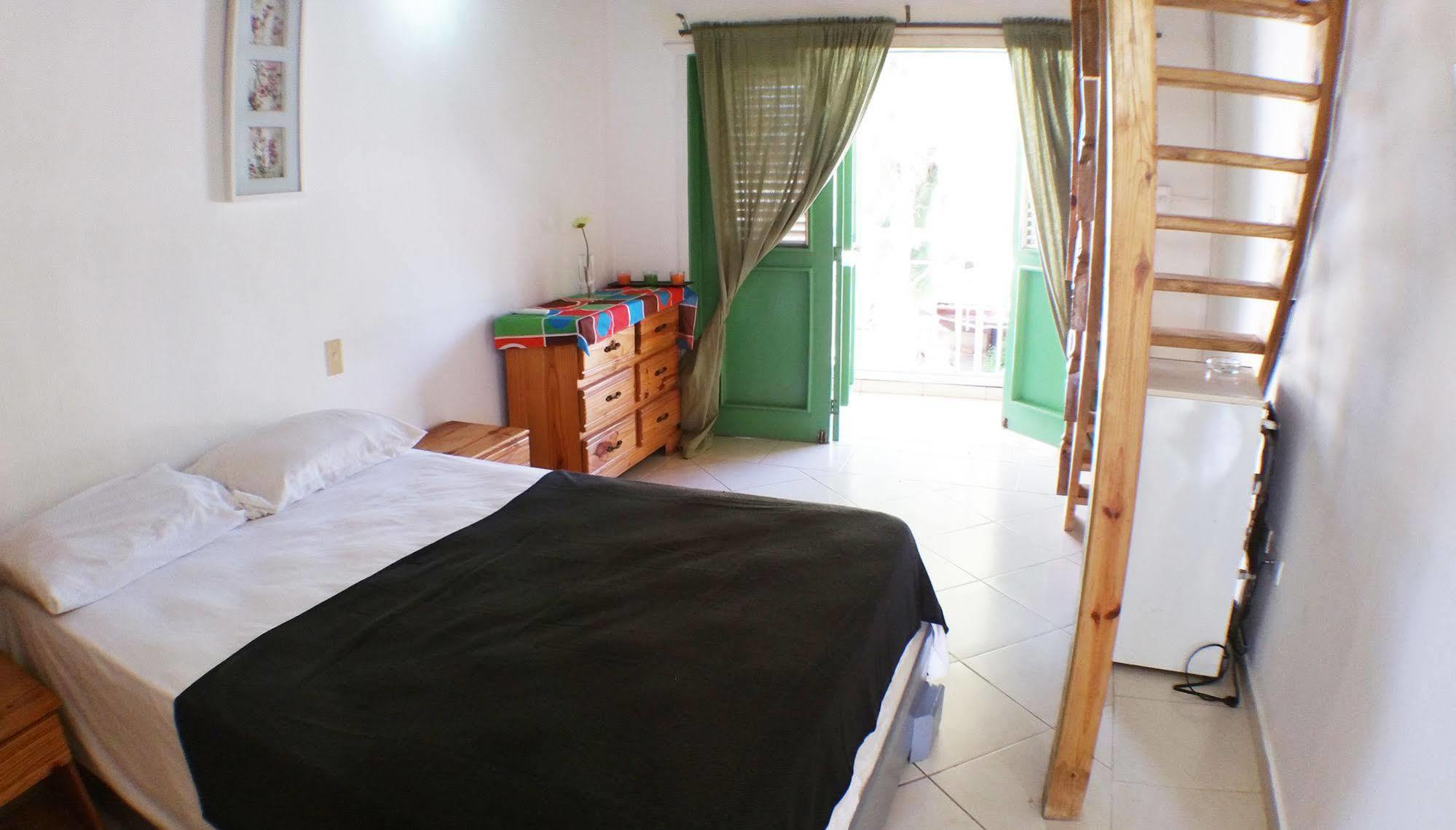 Hotel Los Pinos Las Terrenas Luaran gambar